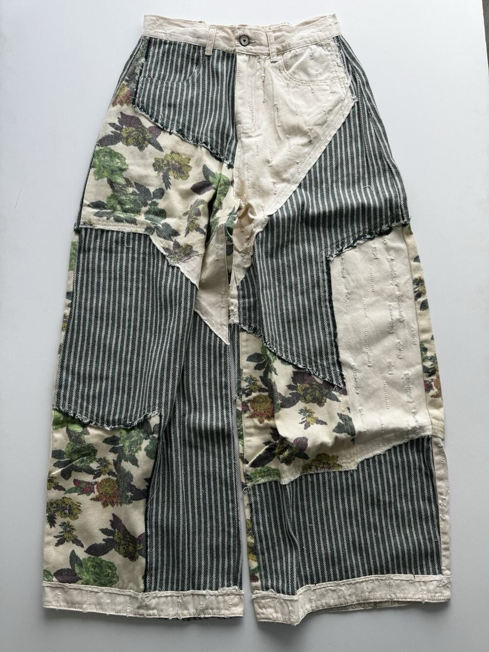 POL Women's Floral Patchwork Pants w/ Pockets Button, Size M